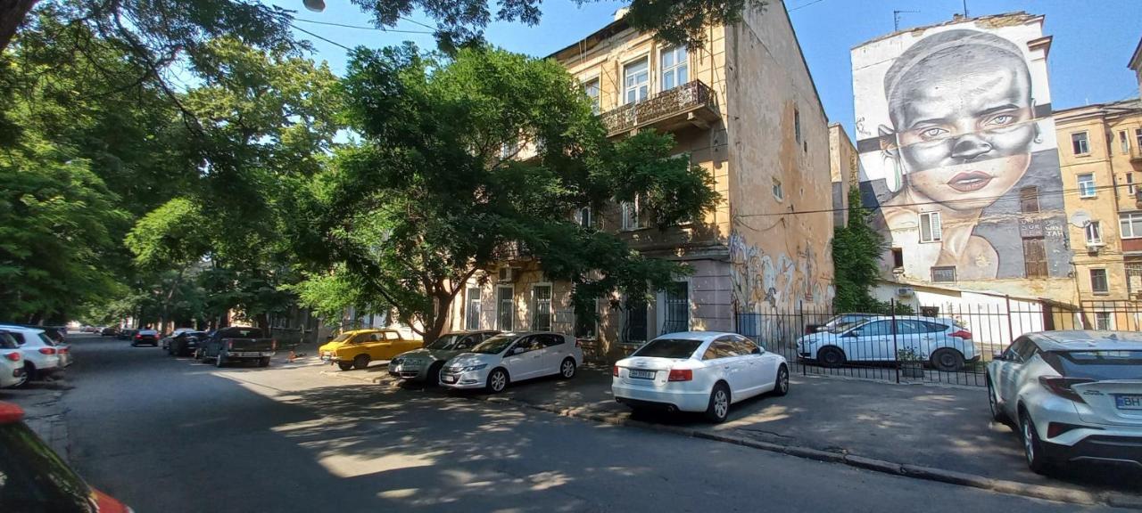 Квартира с балконом и 2 спальнями Na Knyazheskoy Apartman Odessza Kültér fotó
